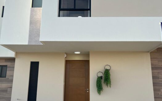 Casa en Zákia de 3 recámaras y sala de TV