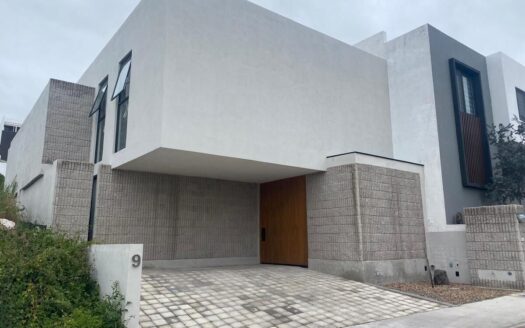 Casa Minimalista con acabados de lujo en Zibatá