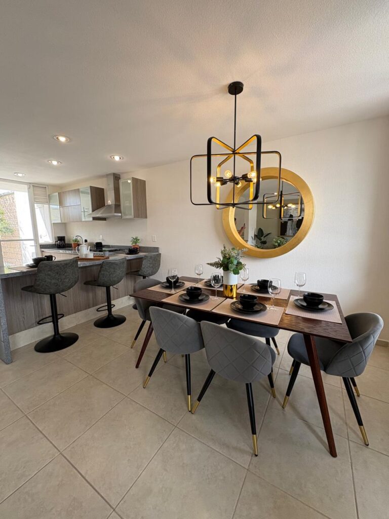 Casa con Recámara en Planta Baja